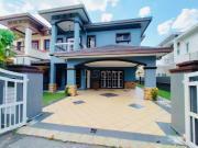 SeMi D TaMaN DaGaNg LuaS & BeSar LiMa BiLiK GaTeD GuarDeD