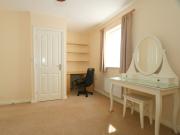 Semi detached house to rent on