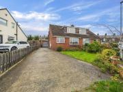 Semi detached house to rent on