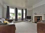 Semi detached house to rent on