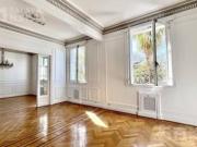 Semi piso en alquiler de 4 ambientes de categoría con...