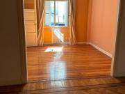 Semi piso en edificio antiguo de CATEGORIA al...