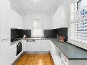 SEMI SIZED BEACHSIDE APARTMENT MINUTES FROM COOGEE BEACH