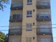 Semipiso de 2 ambientes con cochera. Banfield E