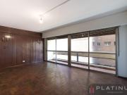 Semipiso en Venta de 4 Dormitorios con Cochera, Apto...