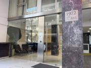 Semipiso monoambiente en alquiler en edificio con...