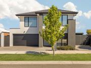 Sensational Scale, Superb Luxury Inclusions