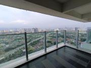 sentul maximcitylights 1260sf 3r2b 2cp big balcony...
