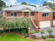 Serene Sunbury Living with Your Own Private Oasis