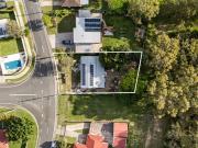 Serious Renovator or Knockdown 715sqm with Huge Upside