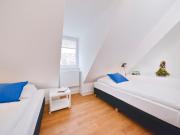 SERVICED APARTMENT: New and modern, central rooftop...