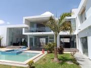 SEVENDE IMPONENTE Y EXCLUSIVA CASA PARA EMPRESAS