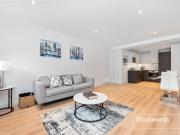 Shakespeare Road, London N3, 2 bed flat to rent, £2,200...