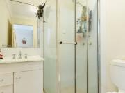 Shared furnished apartment 15min walk to Griffith...