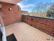 Shared Living/roommate 2 Bedroom For Sale Poole Poole...