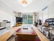 Shared Living/roommate 2 Bedroom For Sale Reading...