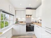 Shared Living/roommate 2 Bedroom For Sale Reading...