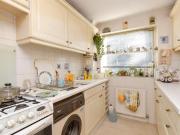 Shared Living/roommate 2 Bedroom For Sale Reigate Surrey... Shared Living/roommate 2 Bedroom For Sale Reigate Surrey...