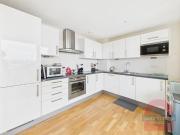 Shared Living/roommate 3 Bedroom For Sale Cardiff...