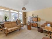 Shared Living/roommate 3 Bedroom For Sale Londres...
