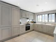 Shared Living/roommate 3 Bedroom For Sale Sevenoaks Kent...