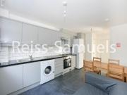 Shared Living/roommate 4 Bedroom For Rent London London... Shared Living/roommate 4 Bedroom For Rent London London...