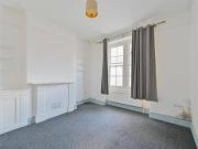 Shared Living/roommate 4 Bedroom For Sale Londres...
