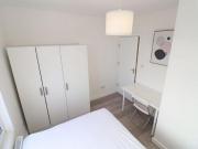 Shared Living/roommate 6 Bedroom For Rent London London...