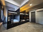 Sharing room️walking distance to monorel...