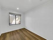 Shed! Super fresh! 2 levels of living!