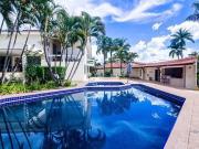 SHIN QL 16 CASA DE ALTO PADRÃO EM TERRENO DE ESQUINA!...