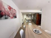 Shiny double bedroom close to the city center