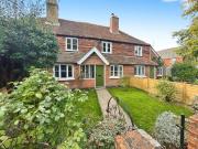 Shipbourne Road Tonbridge TN10 2 bed semi detached house...