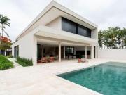 SHIS QI 23 CASA NOVA, DESOCUPADA, COM ELEVADOR INTEGRADO...