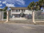 SHIS QL 2 Ampla varanda e área verde