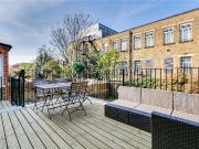 SHORT LET A beautifully presented two bedroom flat with...