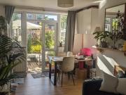 SHORT LET: Sunny 1 bed flat with garden office