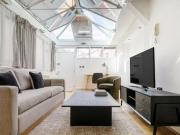 Short´s Gardens, London, 2 Bedroom Apartment