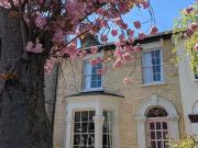 Short Term 4 wks 3 bed house bills inc £500pw