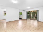 SHORT WALK TO STATION & AMENITIES!