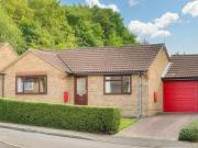 Shropshire Close, Shaw, 2 Bedroom Detached