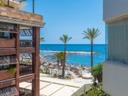 Si busca un apartamento en primera línea de playa con...