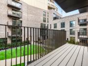 Sidney Street, London, E1