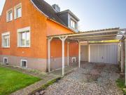 Siedlungshaus auf großem Grundstück in Kronsburg