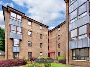 Sienna Garden, Edinburgh EH9, 3 bed flat to rent, £2,000...