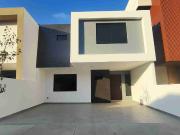 4 Habitaciones en Real Sierra Nogal Residencial, Casa en...