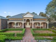 Signature Luxury, Majestic Scale, Timeless Appeal Signature Luxury, Majestic Scale, Timeless Appeal