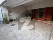 Silent commercial independent banglow available for rent...