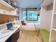 Silver 2 Bed Apartment Plus H Has an Apartment