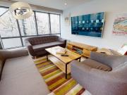 Silver En Suite B Has an Apartment